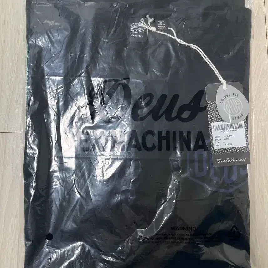 [BUNJANG] Deus Ex Machina Milano College Address T-Shirt Black Medium / [M] 데우스 엑스 마키나 밀라노 컬리지 어드레스 티셔츠 새상품