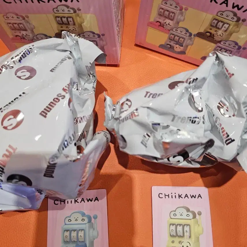 [SOLD OUT] (반짝할인)치이카와 가챠 슬롯머신 피규어 (하치와레)