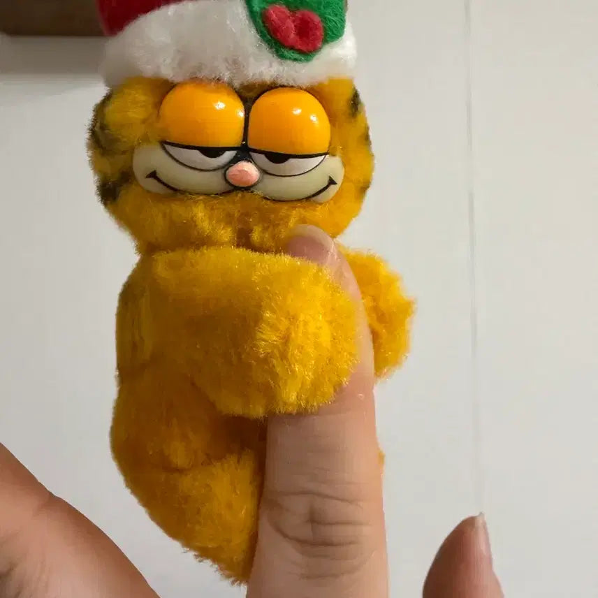 [BUNJANG] Garfield Santa Hat Clip-on Plush Doll / 가필드 집게인형