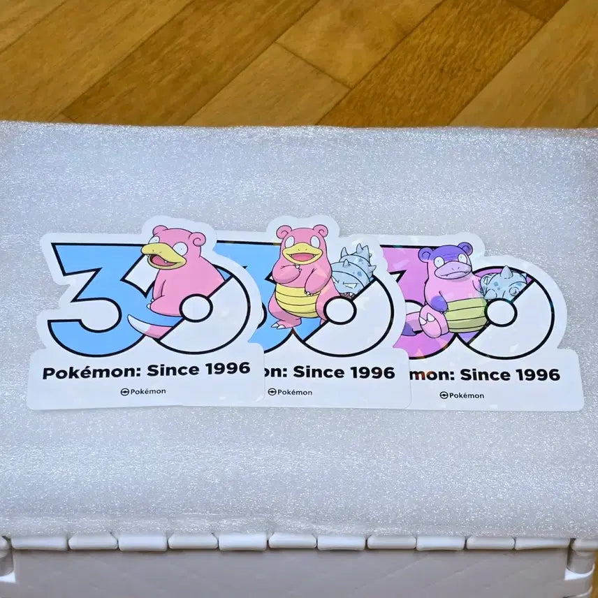 [BUNJANG] Pokemon 30th Anniversary Logo Sticker Slowpoke, Slowbro, Galarian Slowbro / 포켓몬 30주년 로고 스티커 야돈 야도란 가라르 야도란