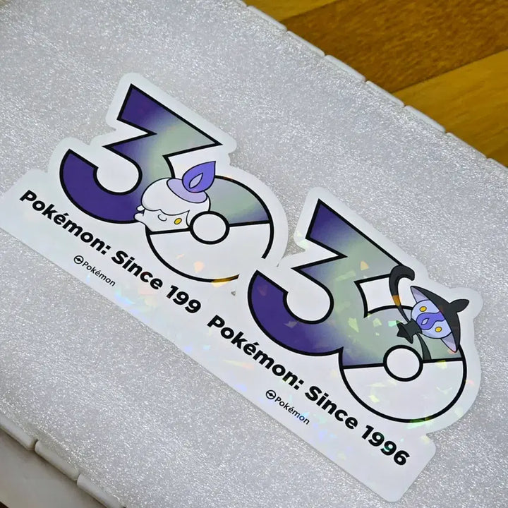 [BUNJANG] Pokemon 30th Anniversary Logo Sticker Bulb Lamp / 포켓몬 30주년 로고 스티커 불켜미 램프라