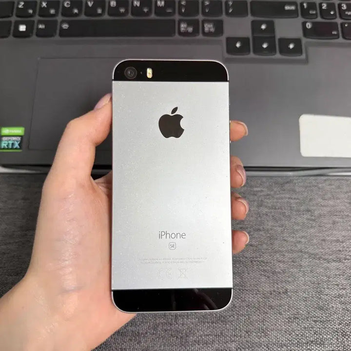 [BUNJANG] Apple iPhone SE 1st Gen 128GB (Unlocked) / F70 a급 아이폰SE1 128기가 무음