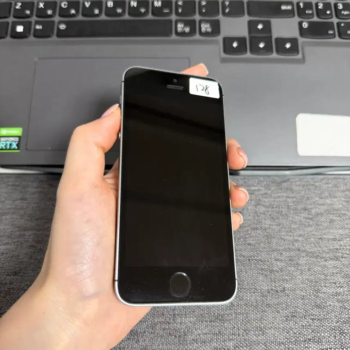 [BUNJANG] Apple iPhone SE 1st Gen 128GB / F73 s급 아이폰SE1 128기가 무음