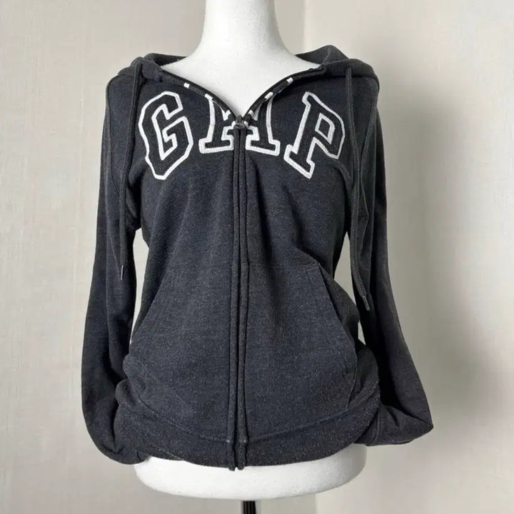 [BUNJANG] Gap Logo Hoodie Zip-up Vintage Charcoal Grey / 갭 로고 후드집업 빈티지 차콜 그레이 다크 블랙 딱붙핏 대장 엣티시