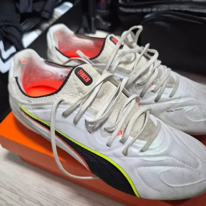 [BUNJANG] Puma King 20 Ultimate MG Soccer Cleats Size 245 / 푸마 킹20 얼티메이트 MG 245