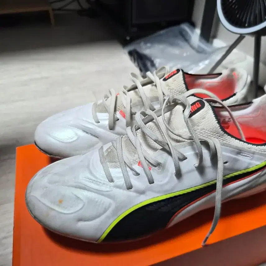 [BUNJANG] Puma King 20 Ultimate MG Soccer Cleats Size 245 / 푸마 킹20 얼티메이트 MG 245