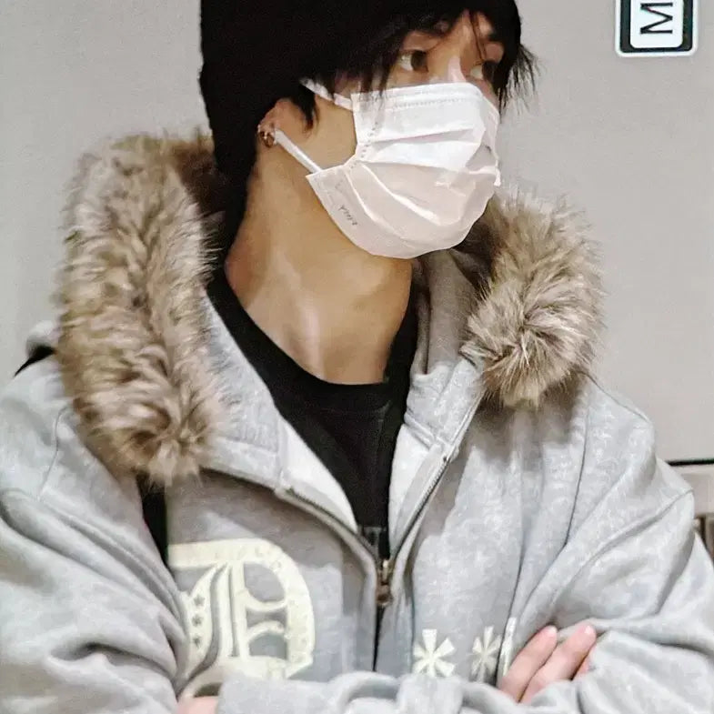 [BUNJANG] Amou Faux Fur Hooded Zip-Up Grey / 아모우 퍼 후드 집업 그레이 판매합니다! 스키즈 리노 옷 손민수
