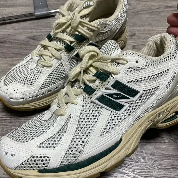 [BUNJANG] New Balance 1906R Green Sneakers / 뉴발란스 1906R 그린 275~280
