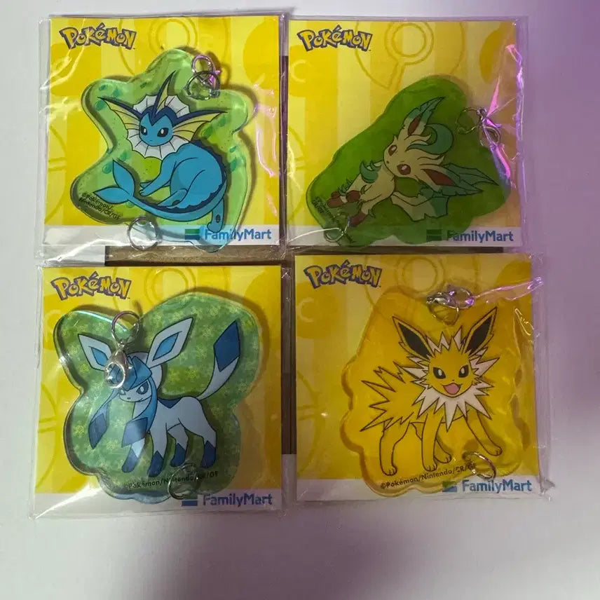[BUNJANG] Pokemon Eeveelutions Acrylic Keychain Set / 포켓몬스터 패밀리마트 이브이즈 아크릴 키링