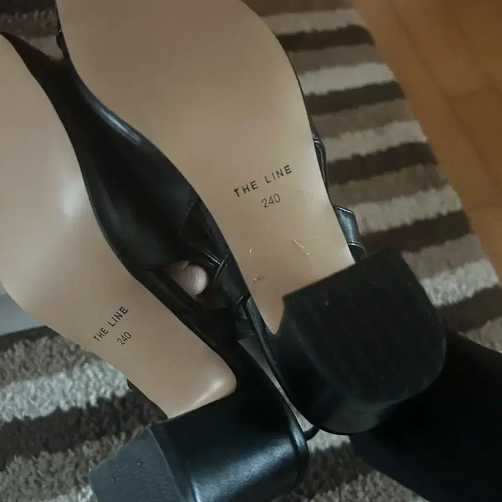 [BUNJANG] Black Mid-Heel Shoes - Size 240 / 미들 구두 새상품 240