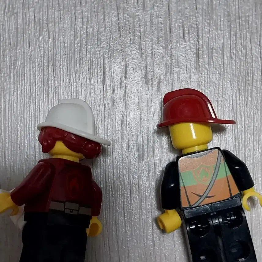 [BUNJANG] LEGO Firefighter and Freya Figure Set / 레고 피규어 2개 , 소방관과 프레야 소장님