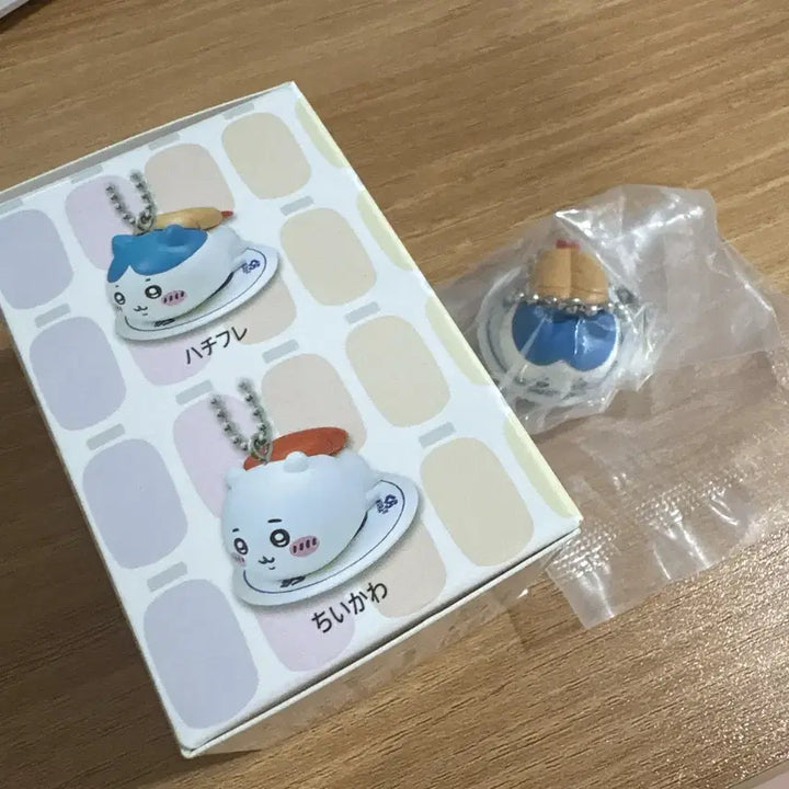 [BUNJANG] Chiikawa Hachiware Acrylic Stand &amp; Kurazushi Collaboration Keychain Set / 치이카와 먼작귀 하치와레 굿즈 팔아요