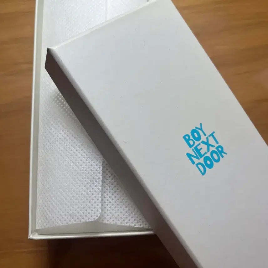 [BUNJANG] BOYNEXTDOOR 1st Anniversary Necklace - Yunhak / 급처)보넥도 1주년 목걸이 운학
