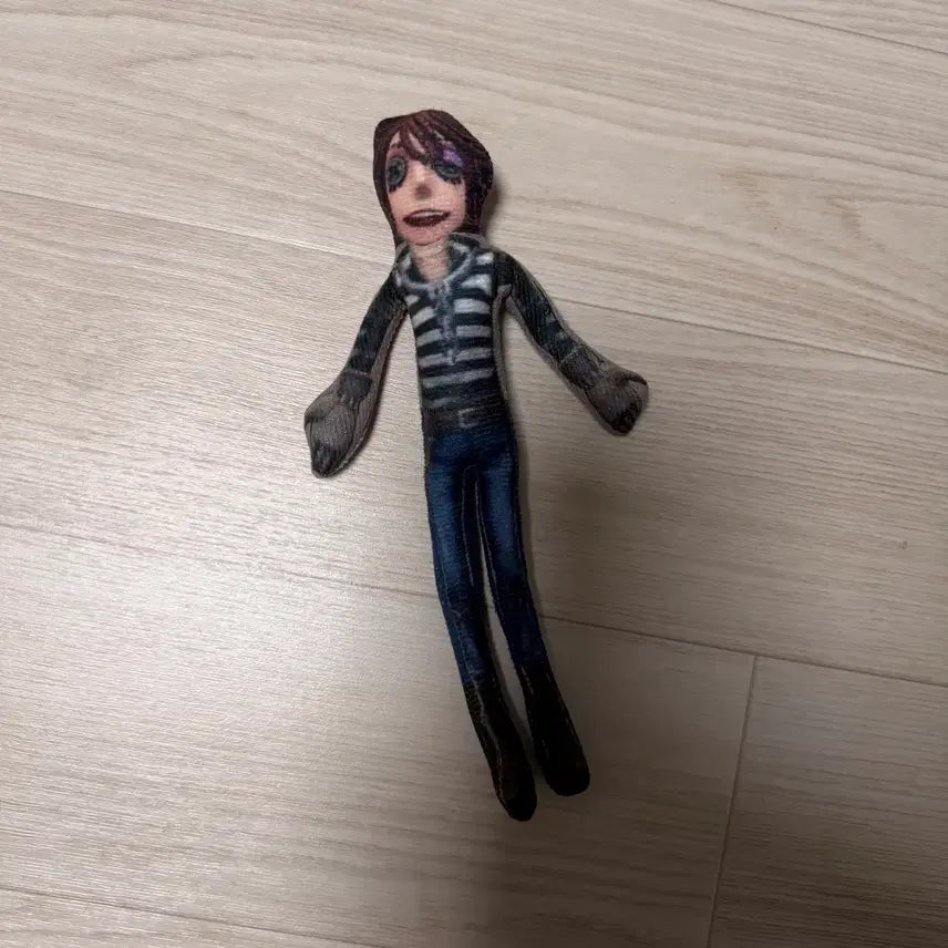 [BUNJANG] Identity V Prisoner Cursed Doll Figure (23cm) / 제5인격 죄수 흉물인형 저주인형 팔아요 (23cm)