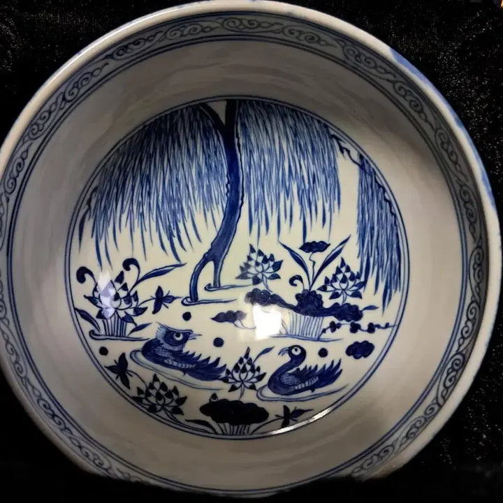 [BUNJANG] Celadon Porcelain Bowl with Twin Mandarin Ducks and Willow Flowers / 나유쌍원앙 청화백자 대접(높이넓이약 11/18.5cm)