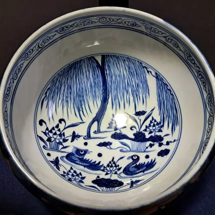 [BUNJANG] Celadon Porcelain Bowl with Twin Mandarin Ducks and Willow Flowers / 남유쌍원앙 청화백자 대접(높이넓이약 11/18.5cm)