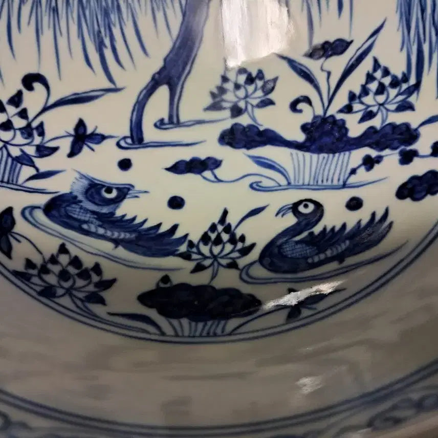 [BUNJANG] Celadon Porcelain Bowl with Twin Mandarin Ducks and Willow Flowers / 남유쌍원앙 청화백자 대접(높이넓이약 11/18.5cm)