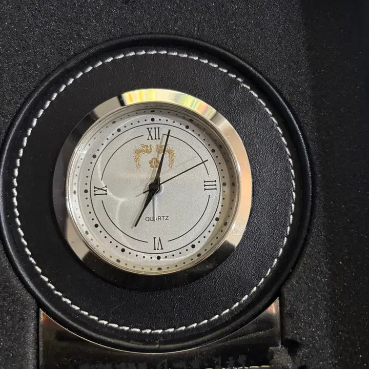 [BUNJANG] Lee Myung-bak Presidential Desk Clock (New) / 이명박 대통령 탁상시계 (새상품)