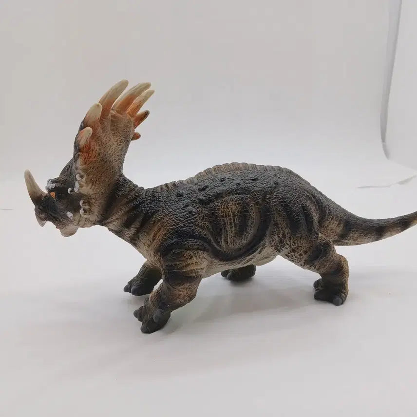 [BUNJANG] Jurassic World Soft Squishy Styracosaurus Dinosaur Figure Toy / 쥬라기월드 공룡 피규어 장난감 모형 인형 말랑말랑 소프트 스티라코사우루스