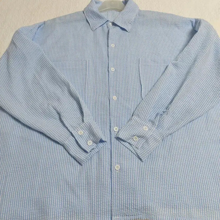 [BUNJANG] Sky Blue Seersucker Oversized Fit Shirt / 하늘색 엠보싱(시어서커)오버핏 셔츠
