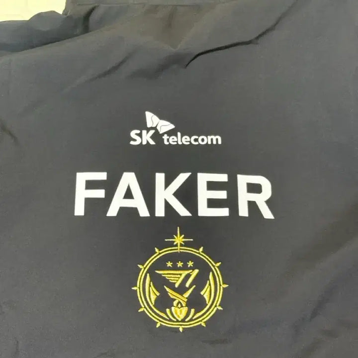 [BUNJANG] T1 Faker Marked 2023 Worlds Uniform Windbreaker - Size L / (가격내림X) T1 티원 페이커 마킹 L 2023 월즈 유니폼 바람막이