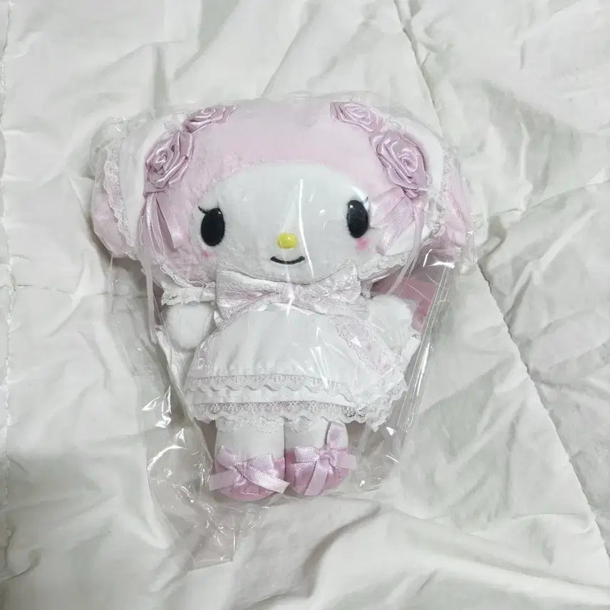 [BUNJANG] Sanrio My Melody Frilled Plush Doll / 화이트프릴 마이멜로디 누이구루미 키티 산리오 쿠로미 피아노