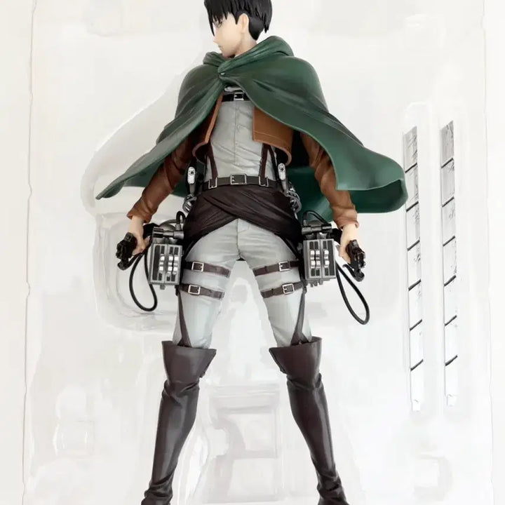 [BUNJANG] Attack on Titan Levi B Prize Beast Titan Figure / 진격의 거인 리바이 b상 짐승거인은 내가 잡는다