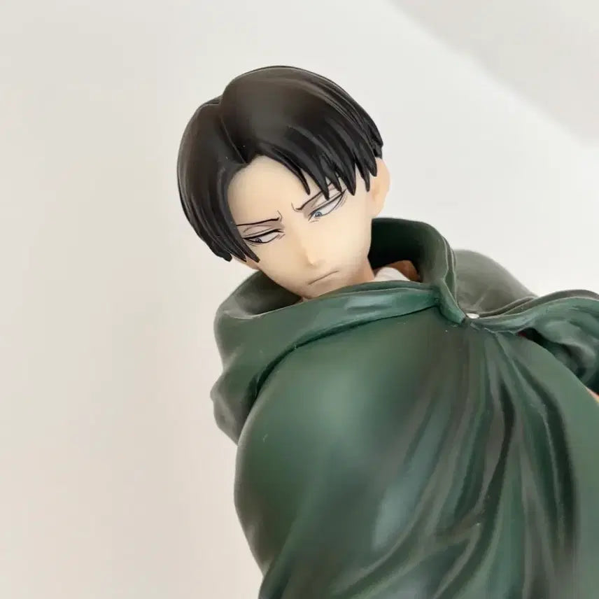 [BUNJANG] Attack on Titan Levi B Prize Beast Titan Figure / 진격의 거인 리바이 b상 짐승거인은 내가 잡는다