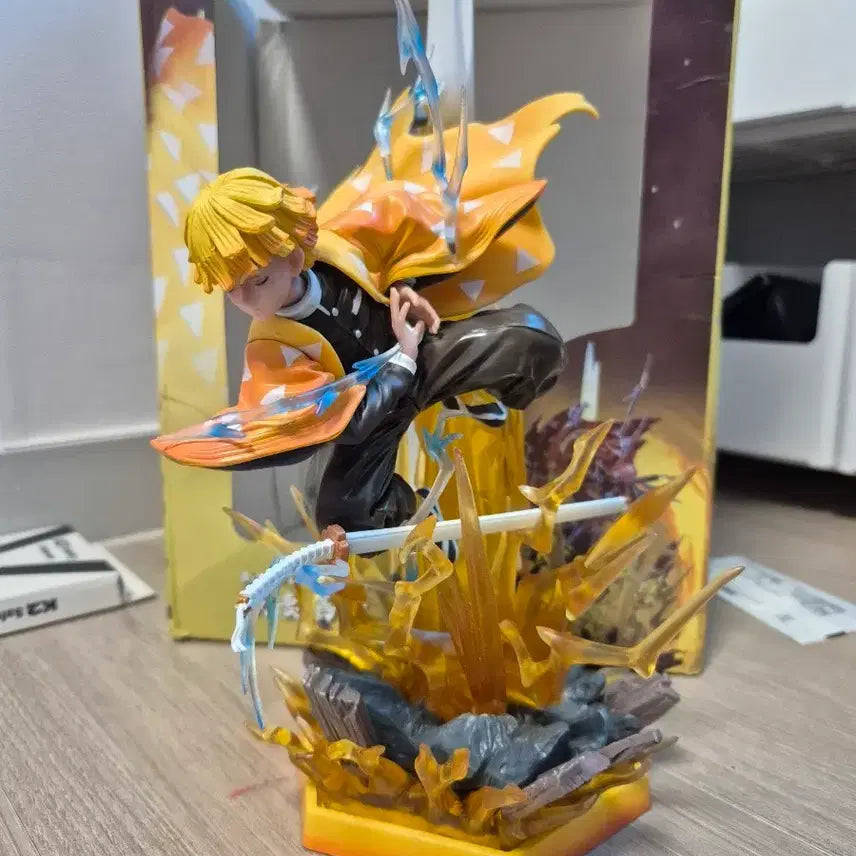 [BUNJANG] Demon Slayer Agatsuma Zenitsu Figure / 귀멸의 칼날 피규어 아가츠마 젠이츠