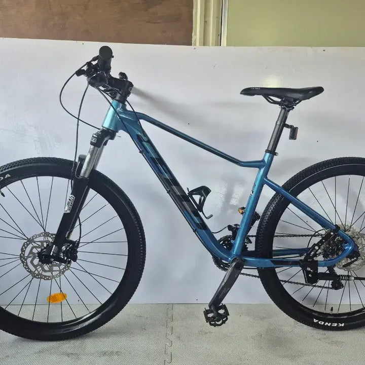[BUNJANG] 2021 Cello XC10 Aluminum MTB Bicycle / 2021년형 첼로 xc10 MTB 자전거