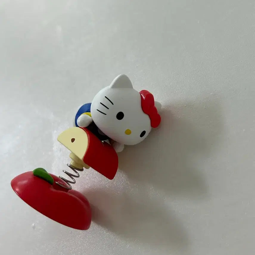 [BUNJANG] Hello Kitty Apple Spring Figure (Unsealed) / 헬로키티 사과 스프링 장식 피규어 단순개봉