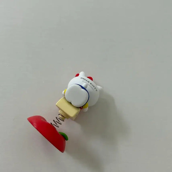 [BUNJANG] Hello Kitty Apple Spring Figure (Unsealed) / 헬로키티 사과 스프링 장식 피규어 단순개봉