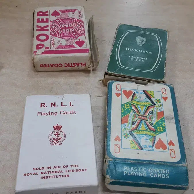 [BUNJANG] British Vintage Badges, Cards, and Replica Money Bundle / 영국 카드, 뱃지 외 일괄