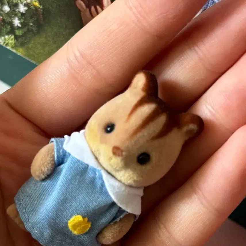 [BUNJANG] Sylvanian Families Squirrel Friend Toy / 실바니안 유치원 다람쥐 팔아용