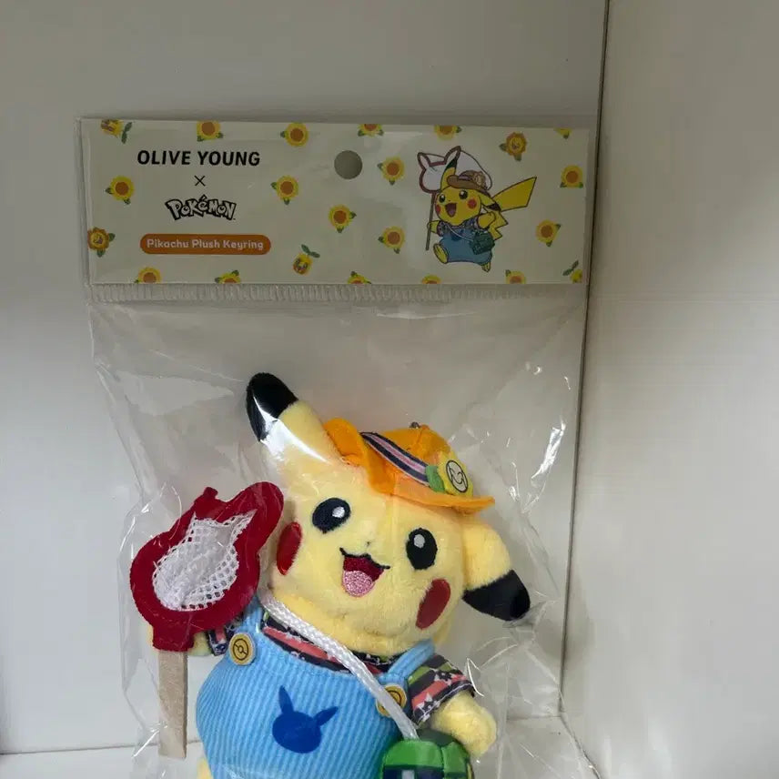 [BUNJANG] Olive Young Pokemon Summer Vacation Pikachu Overalls Keyring Doll / 올리브영 포켓몬 여름방학 멜빵 피카츄 키링 인형 미개봉 새상품