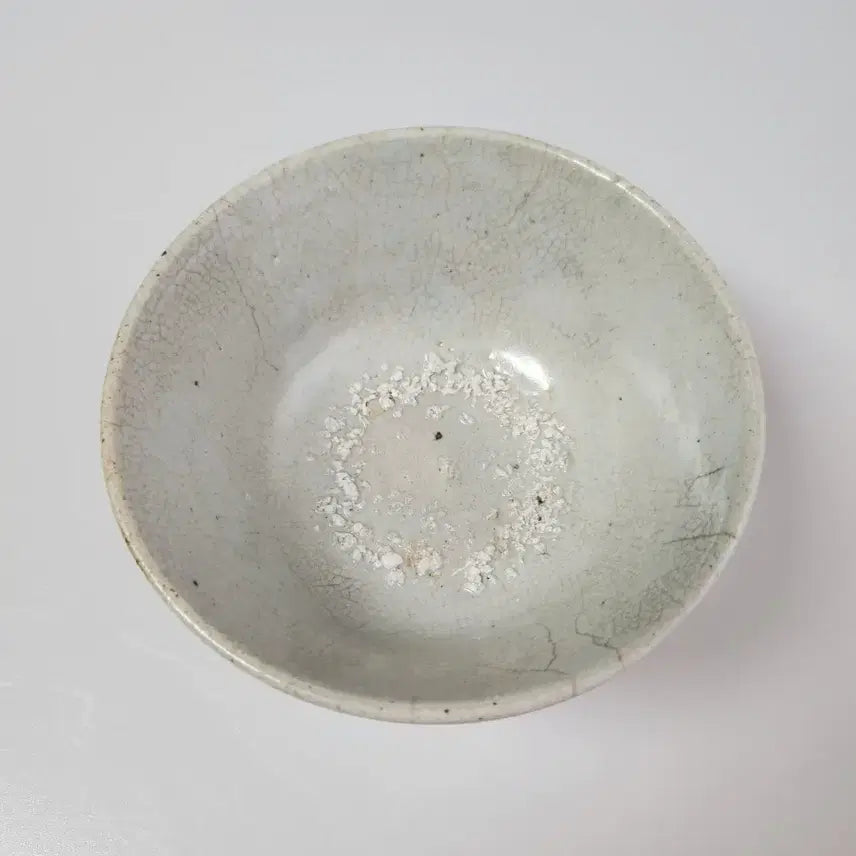 [BUNJANG] Antique Joseon Dynasty Celadon Porcelain Tea Bowl / 골동품 경치가 좋은 조선시대 후기 조선백자다완