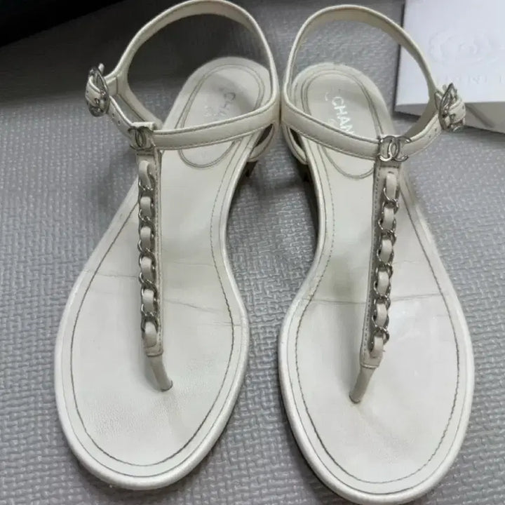 [BUNJANG] Chanel Sandals Size 37 / (정품) 샤넬 샌들 (37)