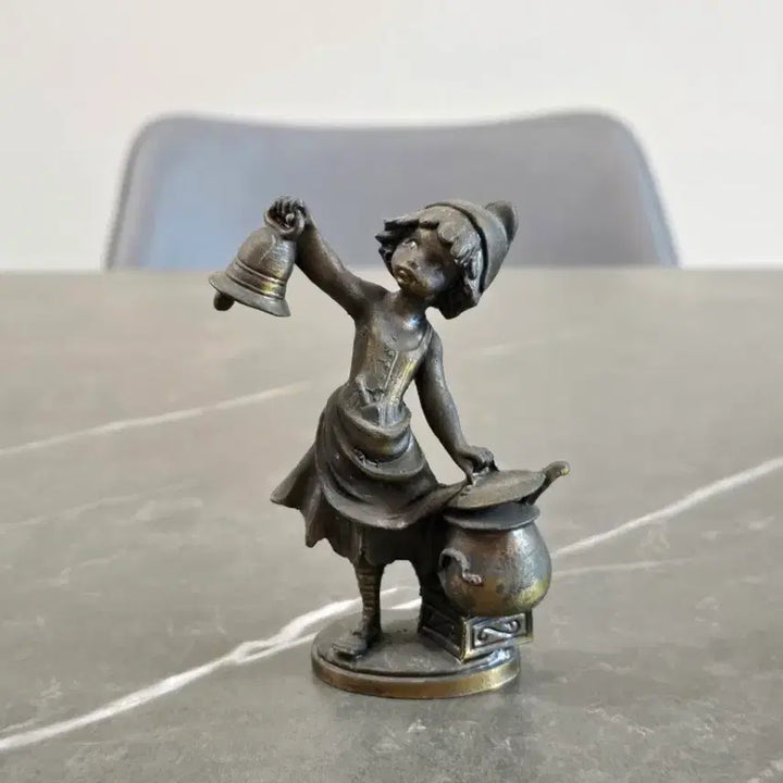 [BUNJANG] Italian "Girl Holding a Bell" Pewter Ornament / 이태리 "종을 들고 있는 소녀" 주석 장식품