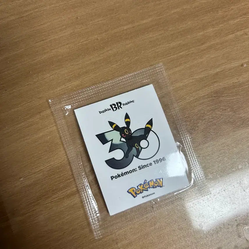 [BUNJANG] Baskin Robbins Pokemon Umbreon Sticker / 배스킨라빈스 배라 포켓몬스터 블래키 스티커 띠부씰