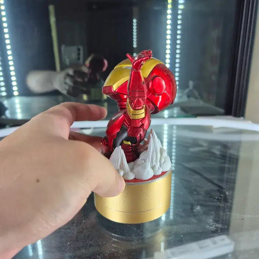 [BUNJANG] Iron Man Figure Pop-up Stand / 아이언맨 피규어 팝업 스탠드