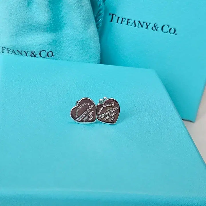 [BUNJANG] Tiffany &amp; Co. Return to Tiffany Heart Stud Earrings / 티파니앤코 리턴투 하트 귀걸이 [정품]
