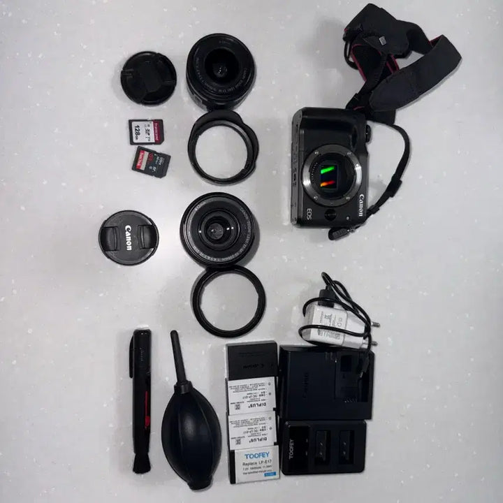 [BUNJANG] Canon EOS M6 Mirrorless Camera with 55-200mm Lens Kit / 캐논 EOS M6 미러리스 카메라 + 55-200mm 렌즈
