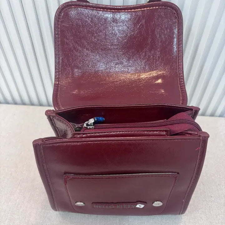 [BUNJANG] Hello Kitty Burgundy Bag / 헬로키티 가방 버건디