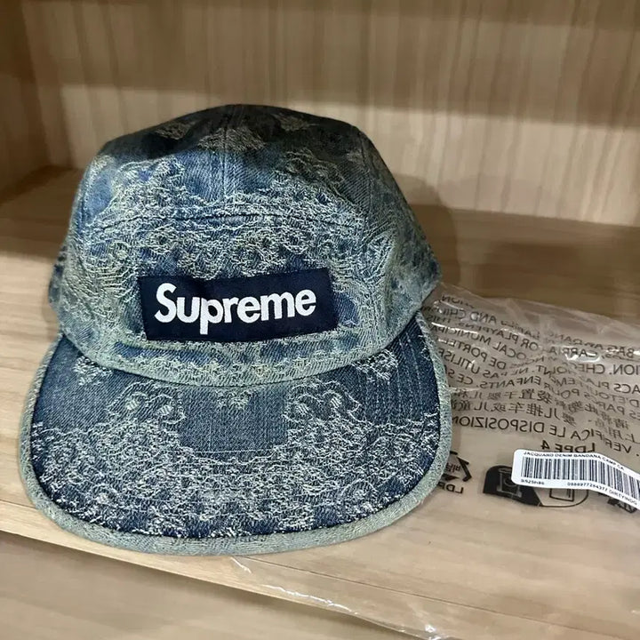 [SOLD OUT] 새제품) 슈프림 반다나 데님 캠프캡
