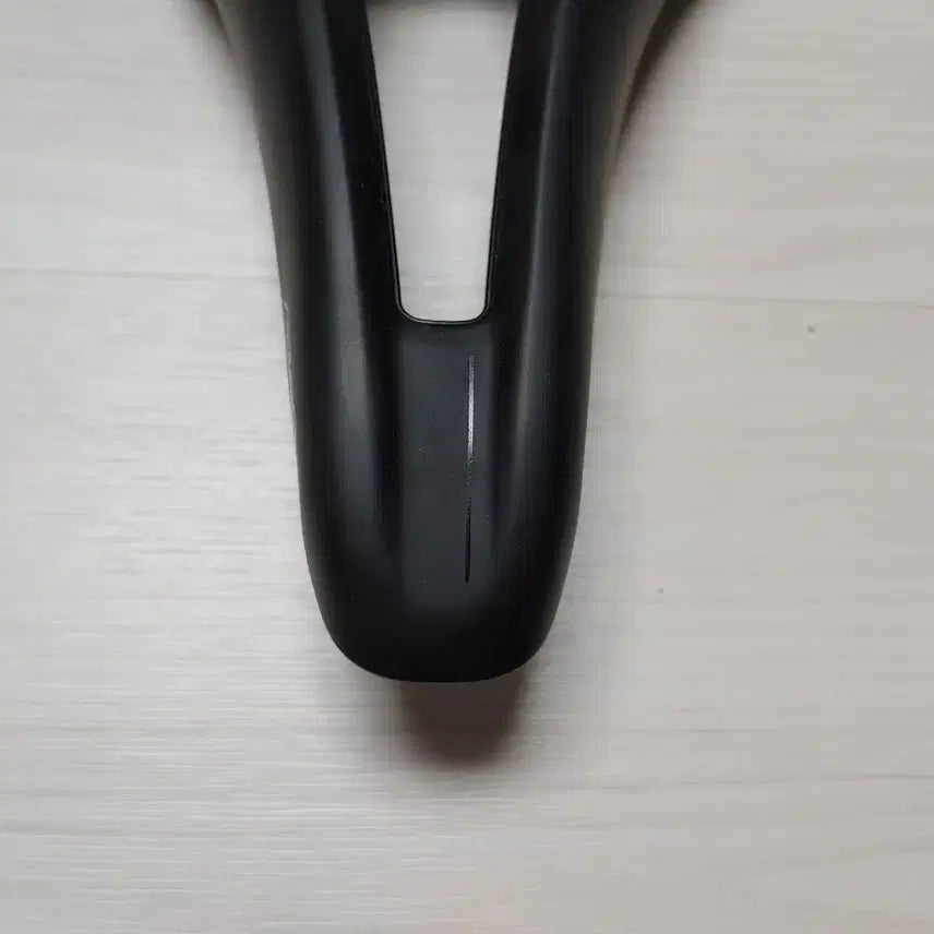 [SOLD OUT] 피직 아르고 벤토 R3(Fizik Argo R3) 140미리 안장 팝니다
