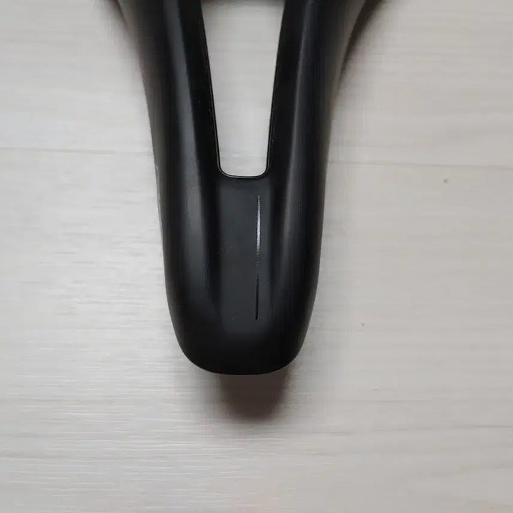 [SOLD OUT] 피직 아르고 벤토 R3(Fizik Argo R3) 140미리 안장 팝니다