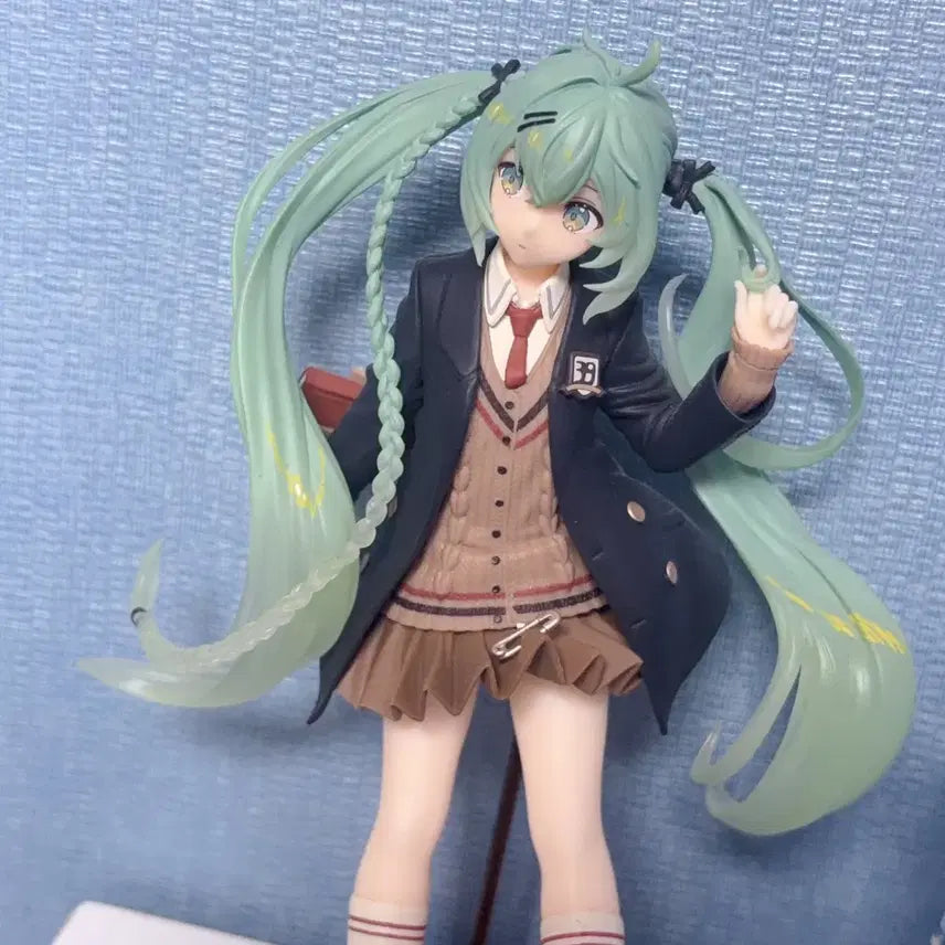 [BUNJANG] Vocaloid Hatsune Miku School Uniform Preppy Style Figure / 하츠네 미쿠 교복 프레피 타이토 피규어