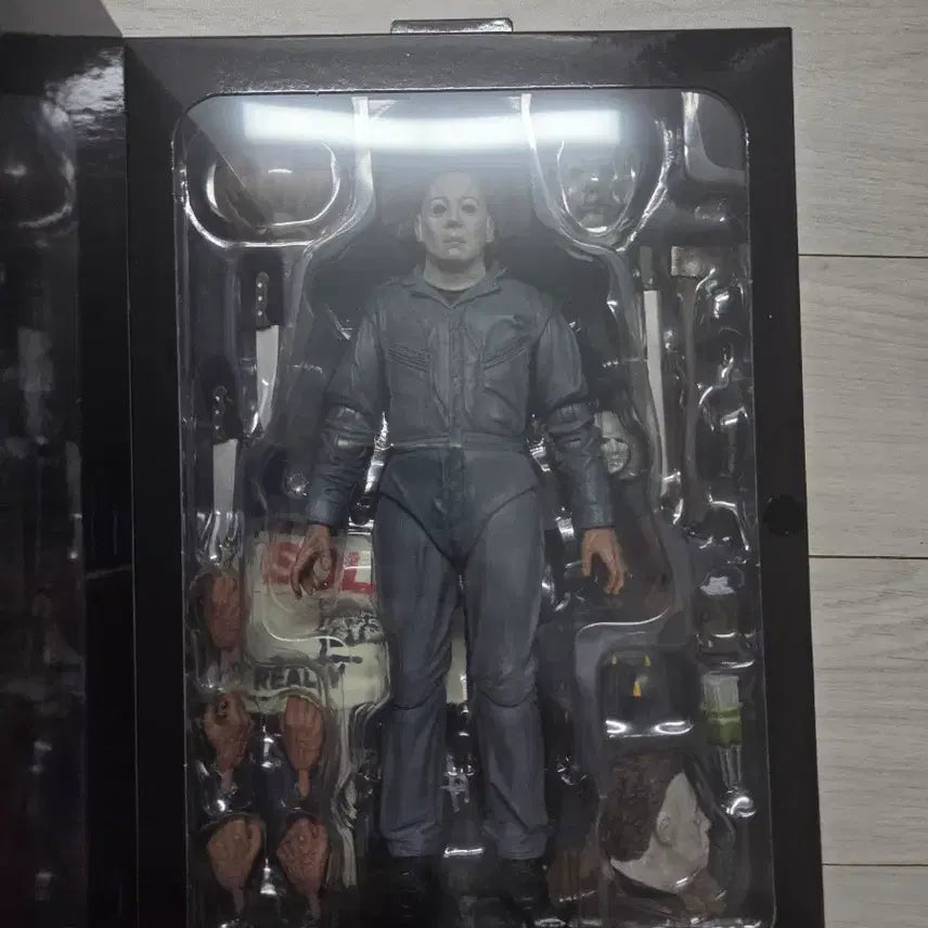 [BUNJANG] NECA Halloween 6 Michael Myers Action Figure / 네카 할로윈6 마이클 마이어스