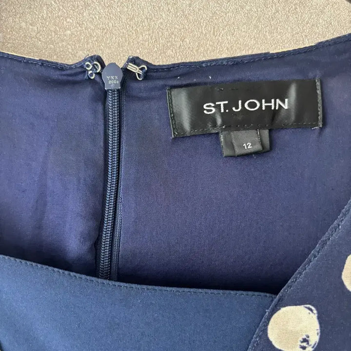 [BUNJANG] St. John Navy Dot Dress Size 12 / St. John 센존 네이비 도트 원피스 사이즈 12