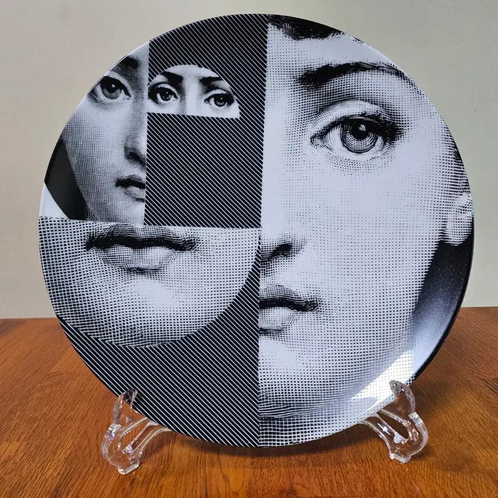 [BUNJANG] Fornasetti Tema e Variazioni Lina Cavalieri Black Dot Porcelain Wall Plate / 이태리산 바리아치오니 포르나세티의 리나 카발리에리 벽걸이 장식 대접시.